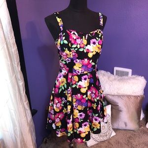 🌸🌷Flirty & Floral Dress With Strappy Back Detail